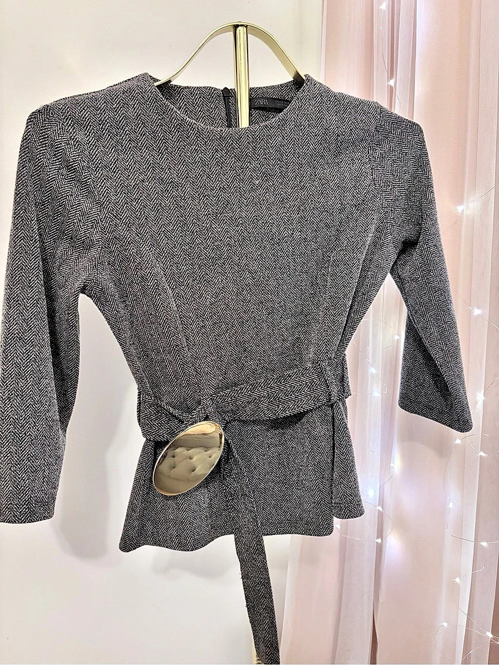 Zara Long Sleeve Belted Top in Gray & Black